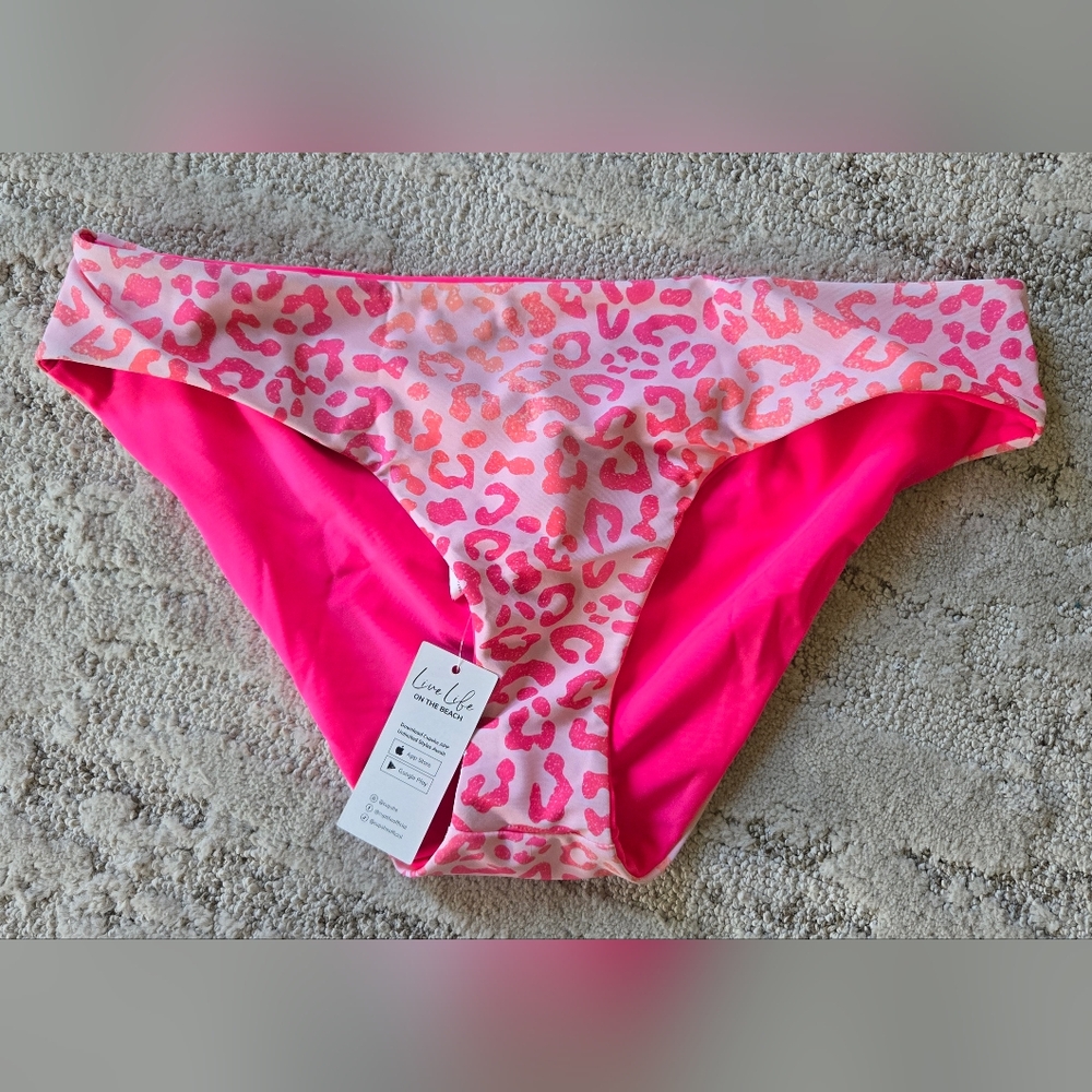 🌻NWT, Pink Leopard Print Bikini Bottoms, Sz. L